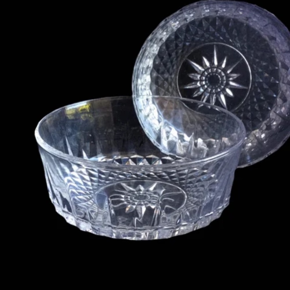 Vintage Diamant Starburst Patterned Brilliant Cut French Arcoroc Luninarc Round